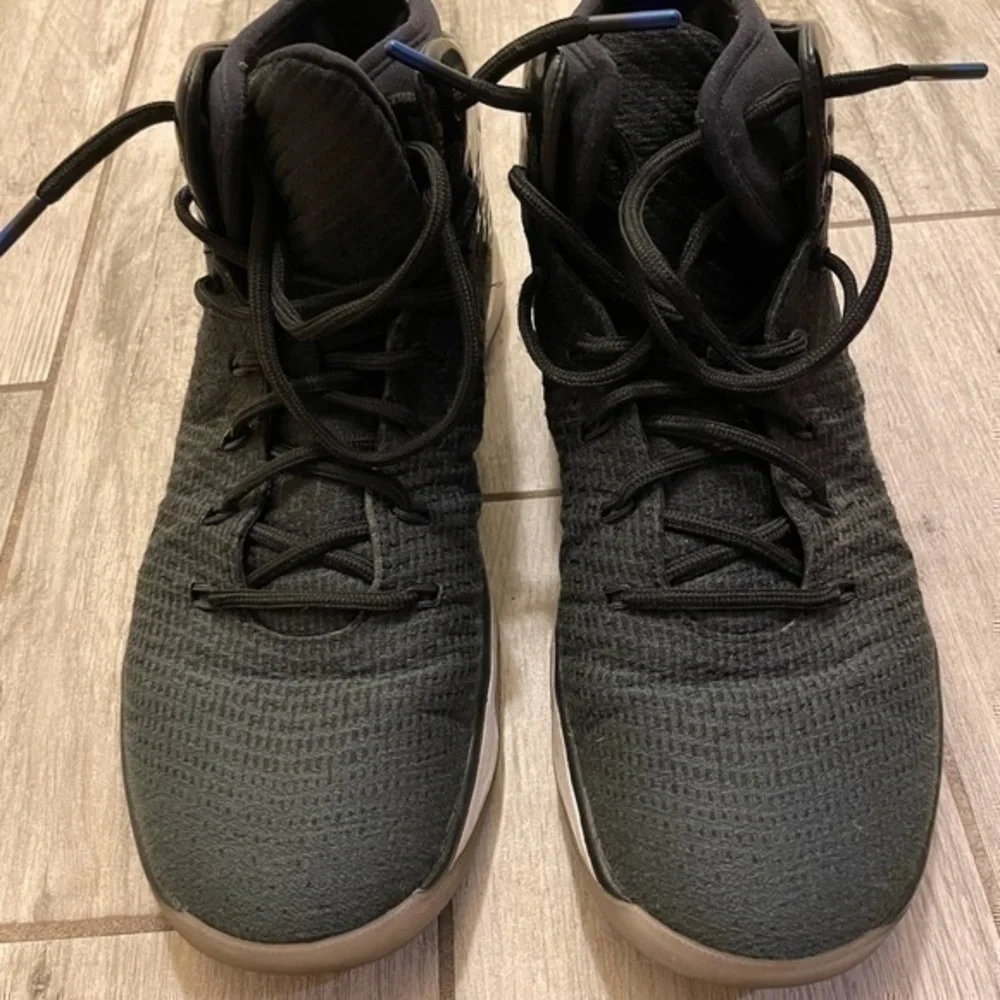 Nike size 11.5 pre own black Jordan 31 Space Jam